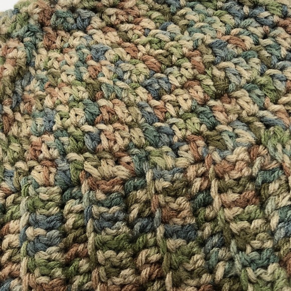 Ladies winter beanie hat handmade crochet - Picture 7 of 7